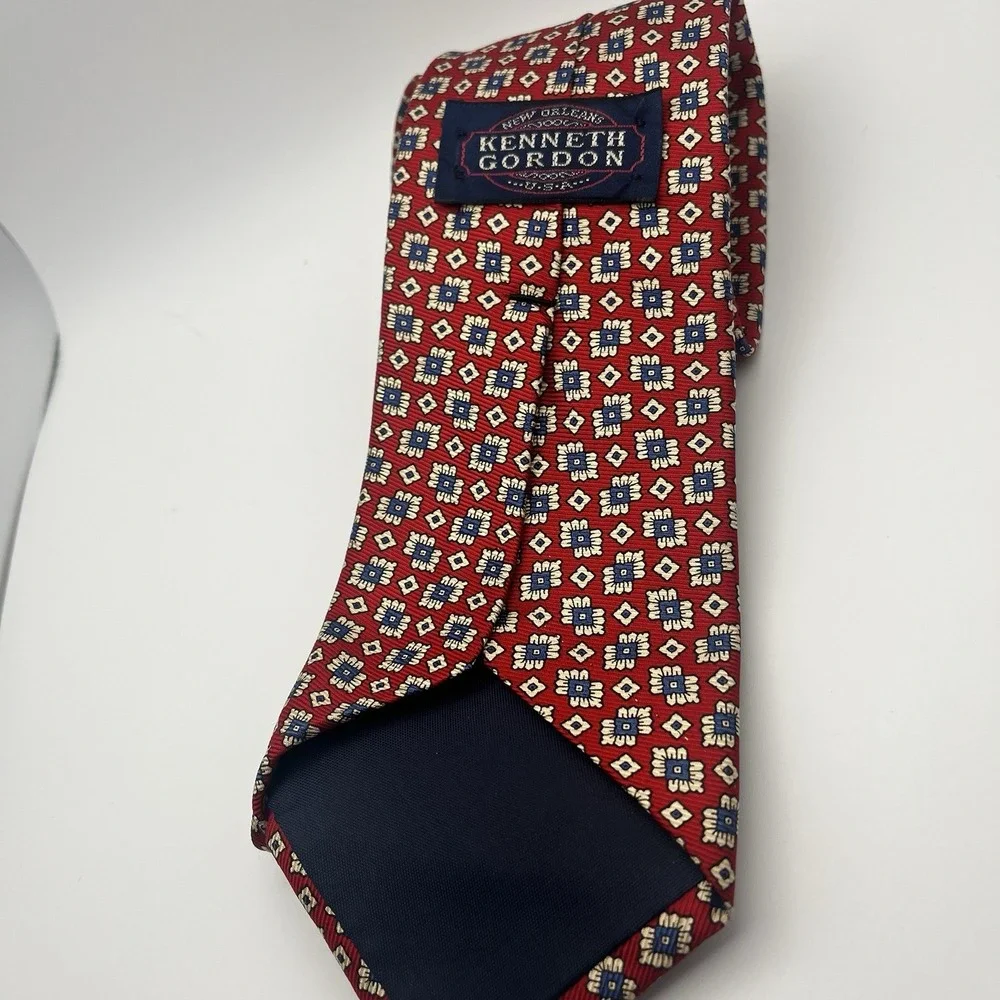 Kenneth Gordon Silk Neck Tie Geometric Flower Design Red Navy Hand Sewn‎